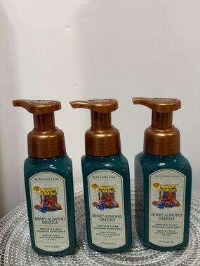 BBW Berry Almond Drizzle Foaming Hand Soap Set of 3 NWT
